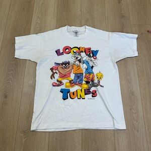 Vintage 90s looney tunes tee L